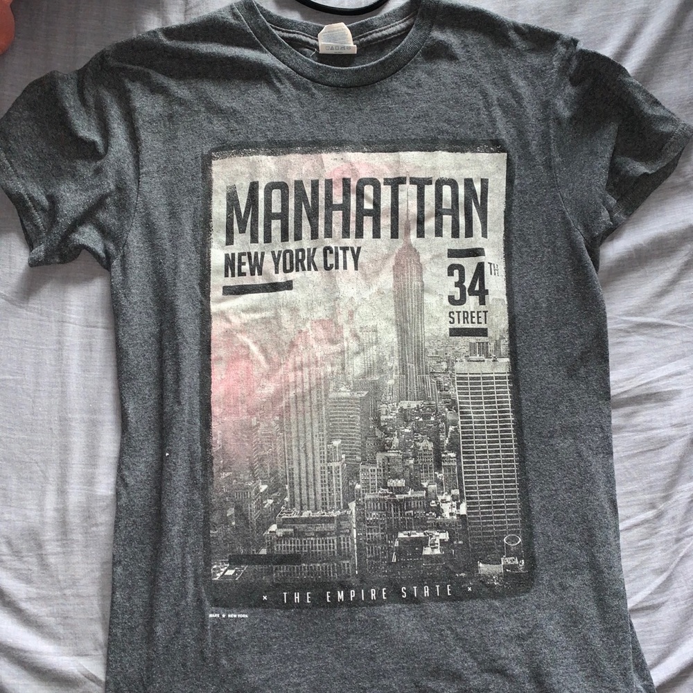 Manhattan Graphic Tee